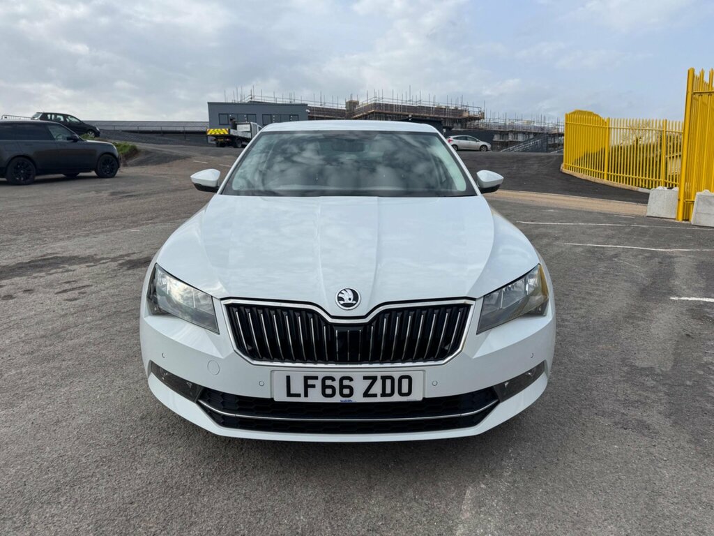 Skoda Superb 1.6 Tdi Greenline Se Technology Euro 6 Ss LF66ZDO White #3