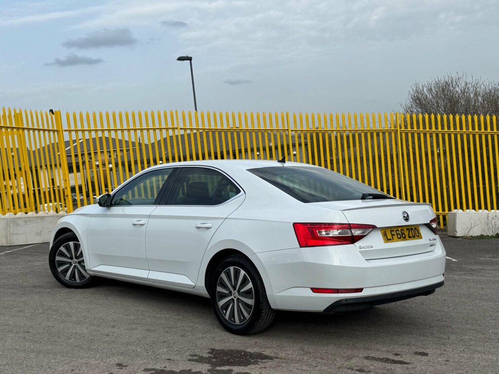 Skoda Superb 1.6 Tdi Greenline Se Technology Euro 6 Ss LF66ZDO White #2