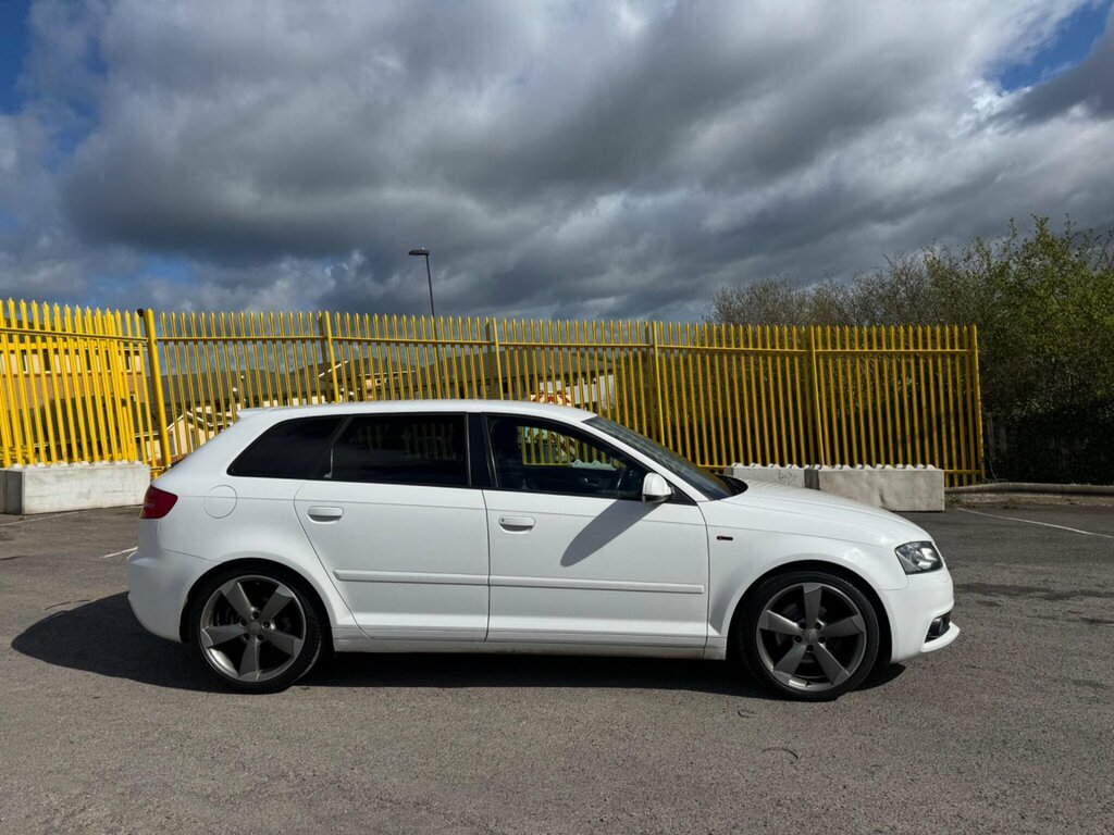 Audi A3 2.0 Tdi Black Edition Sportback Euro 5 Ss YP62OER White #5
