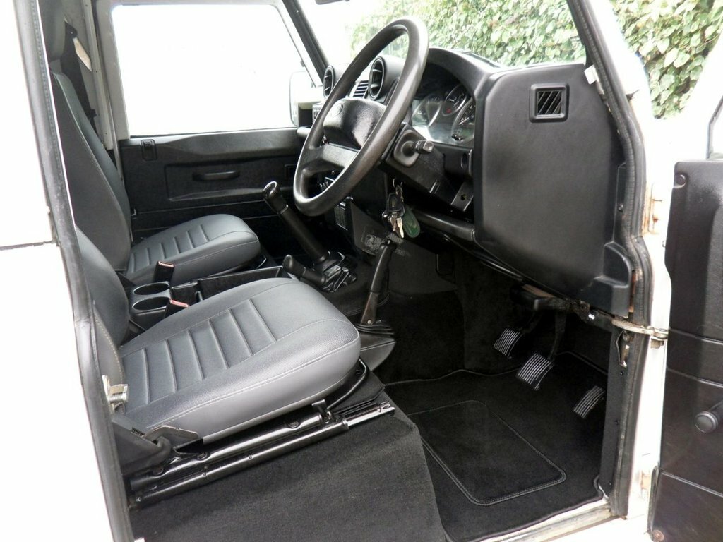 Land Rover Defender 2.2 Tdci Hard Top Suv 4Wd Mwb Eu FD61YDF White #5