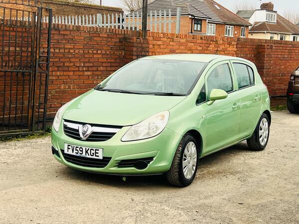 Vauxhall Corsa 1.4I 16V Exclusiv FV59KGE Green #4