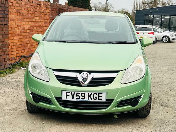 Vauxhall Corsa 1.4I 16V Exclusiv FV59KGE Green #3