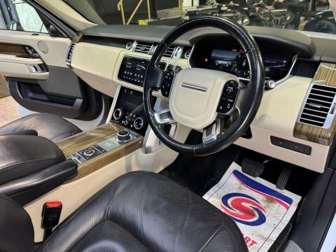 Land Rover Range Rover 3.0 Range Rover SP68MKJ White #3