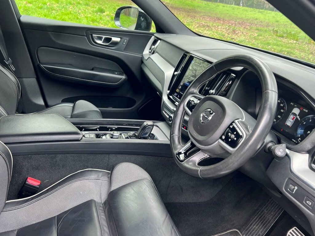Volvo XC60 2L R-design KN21MJE Grey #2