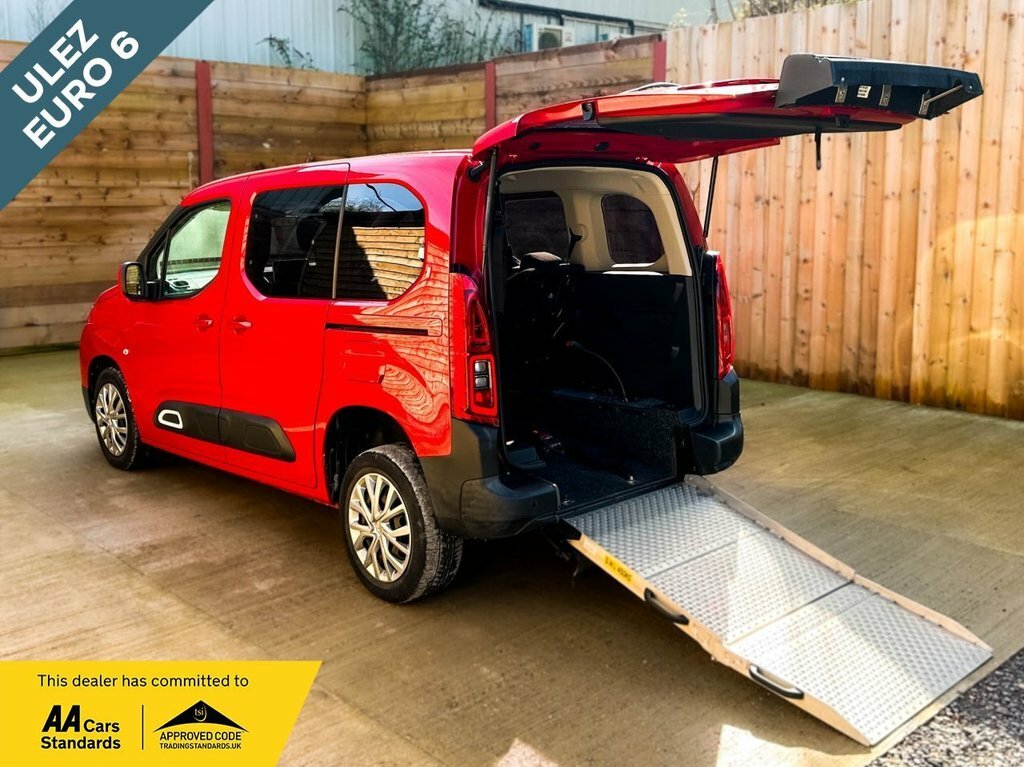 Citroen Berlingo 1.5L Feel Red