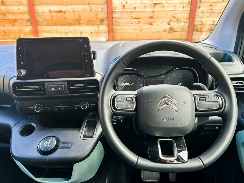 Citroen Berlingo 1.5L Feel Black #2
