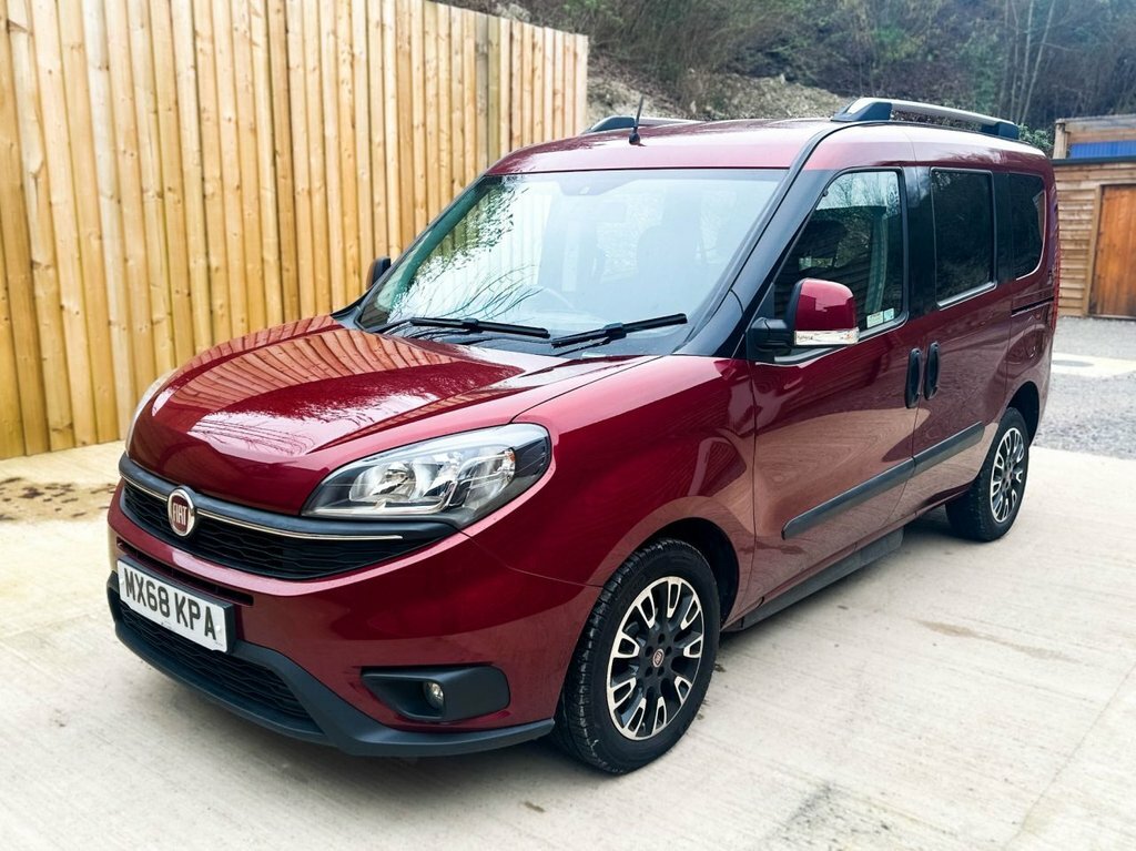Fiat Doblo 1.6L Lounge Red #4