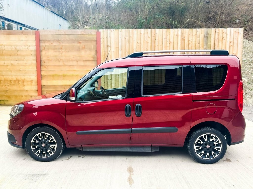 Fiat Doblo 1.6L Lounge Red #6