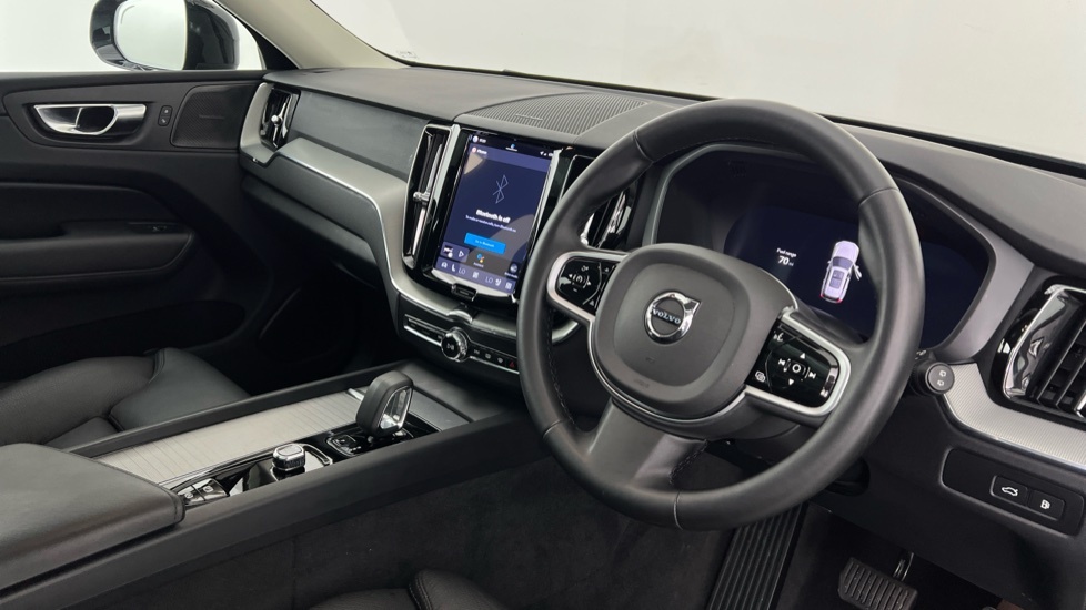 Volvo XC60 Plus, T6 Awd Plug-in Hybrid, Dark RO25MVE Black #4