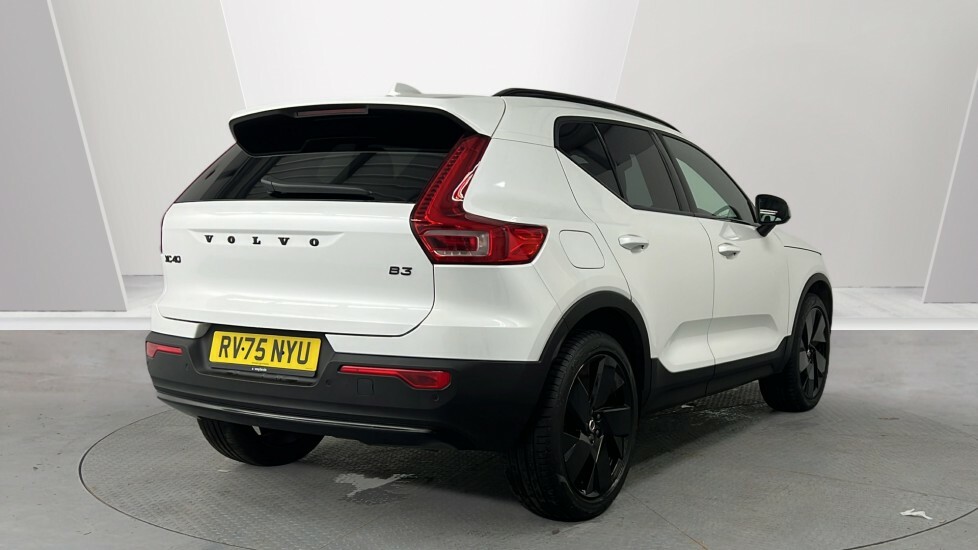 Volvo XC40 B3 Black Edition Plus, Mild Hybrid, Roa RV75NYU White #2