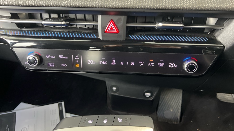 Kia  3 1.5P Mt Isg Silver #18