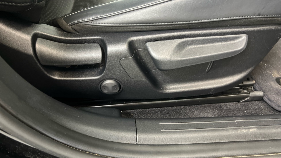 Kia  3 1.5P Mt Isg Silver #39