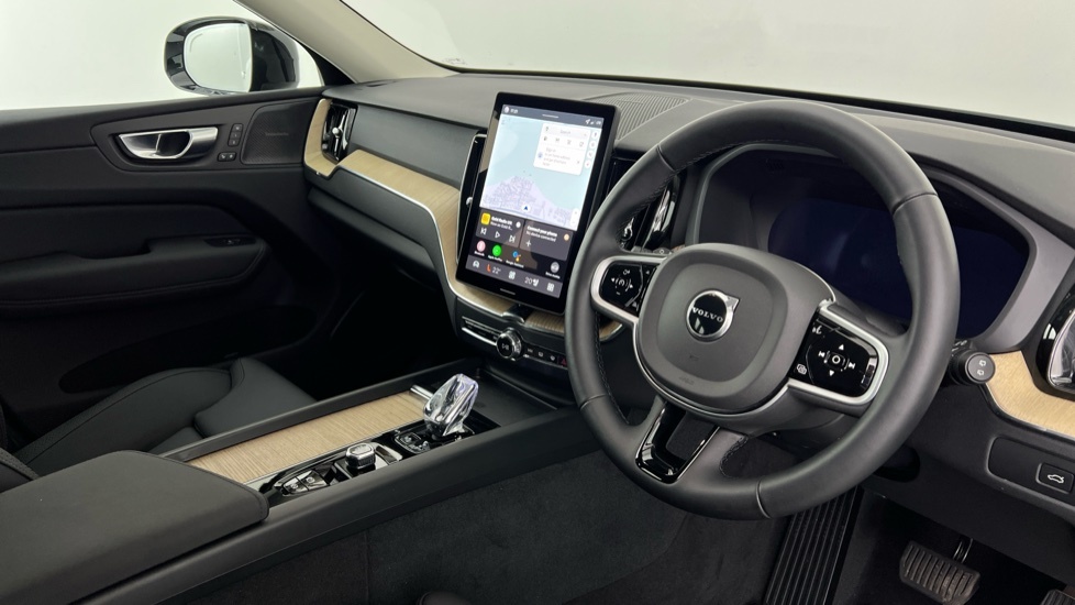 Volvo XC60 Plus, B5 Awd Mild Hybrid, Dark WF75BXZ White #4