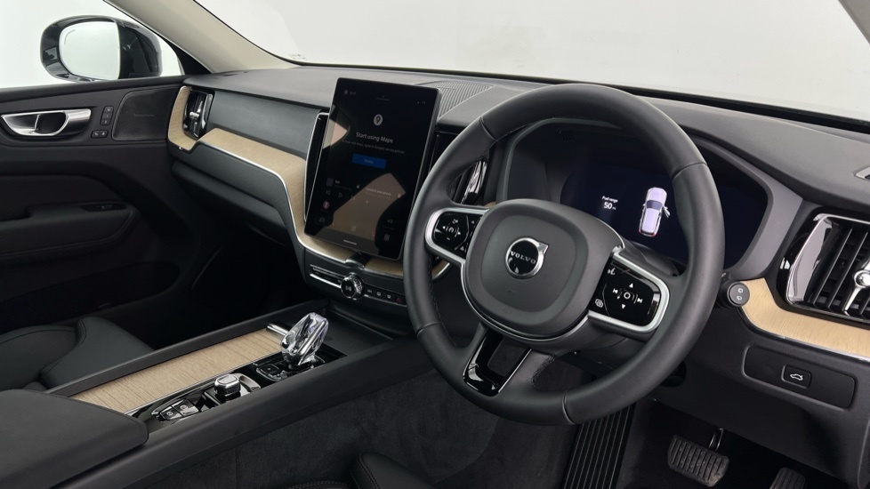 Volvo XC60 Plus, B5 Awd Mild Hybrid, Dark WF75CPY Black #4