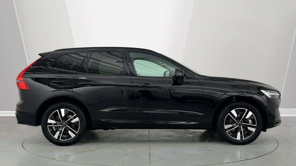 Volvo XC60 Plus, B5 Awd Mild Hybrid, Dark WF75CPY Black #3