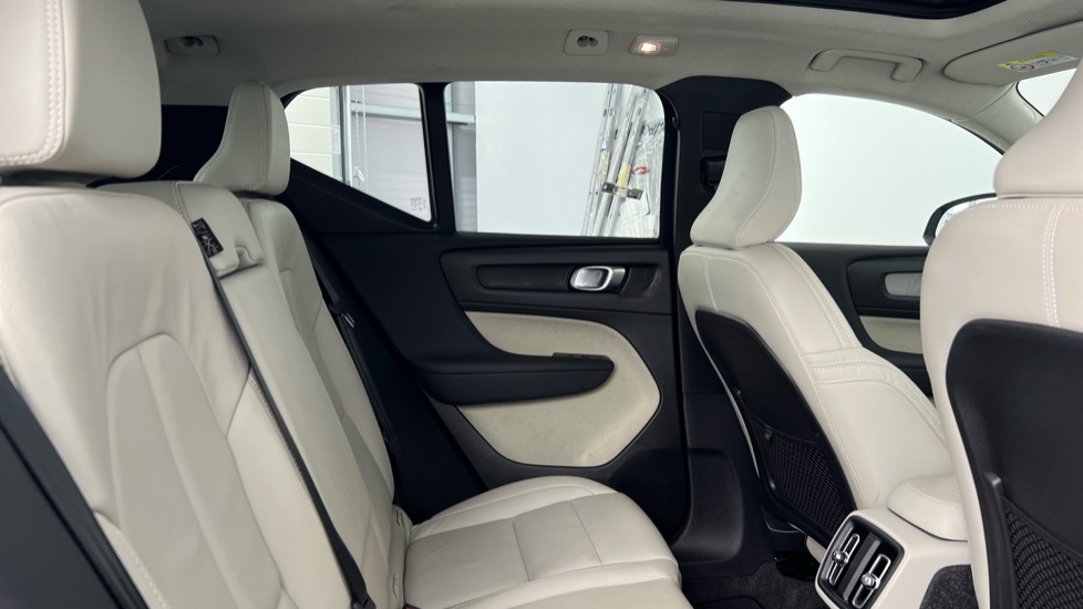 Volvo XC40 Ultra, B4 Mild Hybrid, Dark Blond Leather RA74FNE Blue #6