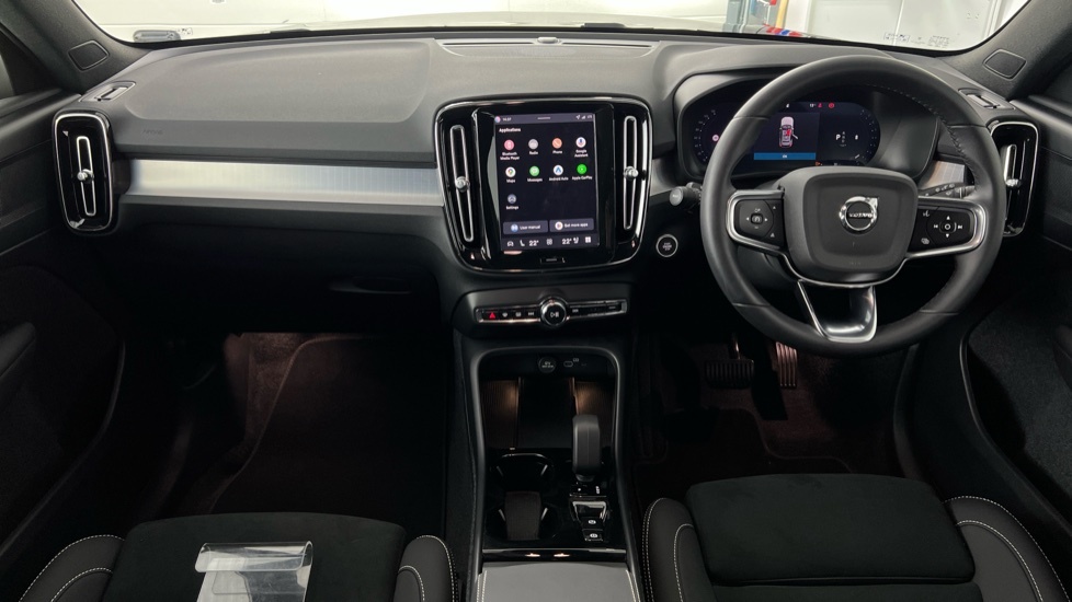 Volvo XC40 Black Edition Plus, B3 Mild Hybrid, WV75RHJ Black #5