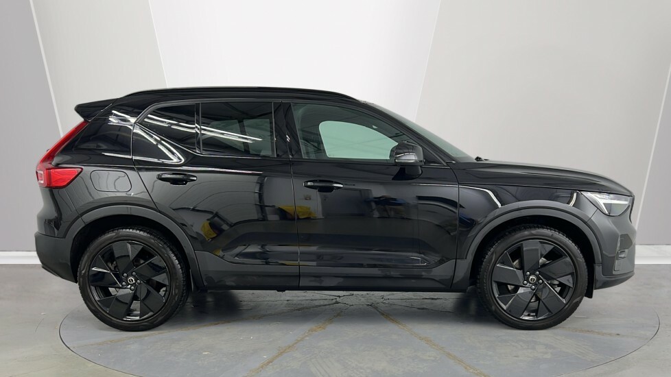 Volvo XC40 Black Edition Plus, B3 Mild Hybrid, WV75UXK Black #3