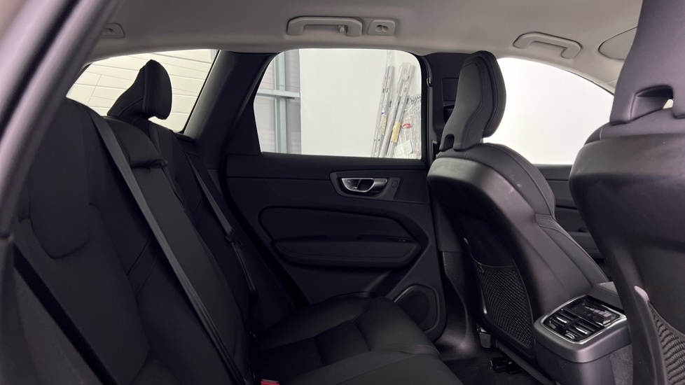 Volvo XC60 Plus, B5 Awd Mild Hybrid, Dark WJ75XWN #6