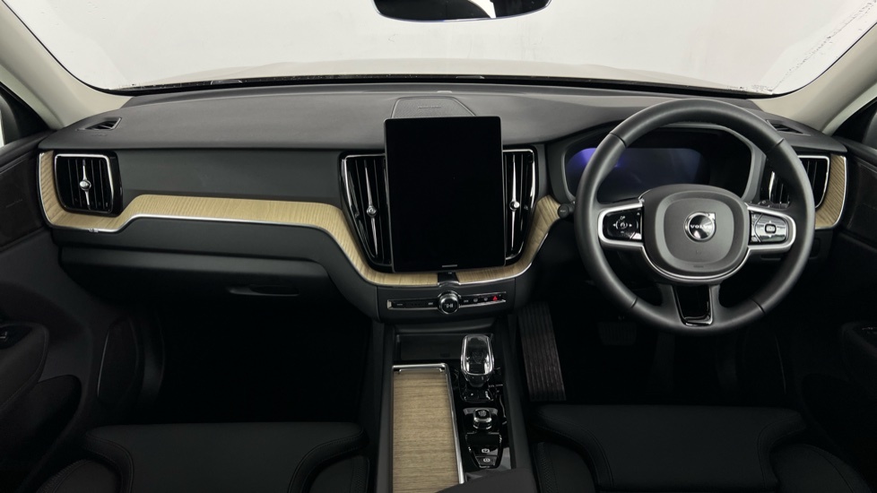 Volvo XC60 Plus, B5 Awd Mild Hybrid, Dark WJ75XWN #5
