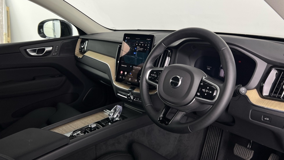 Volvo XC60 Plus, B5 Awd Mild Hybrid, Dark WJ75XWN #4
