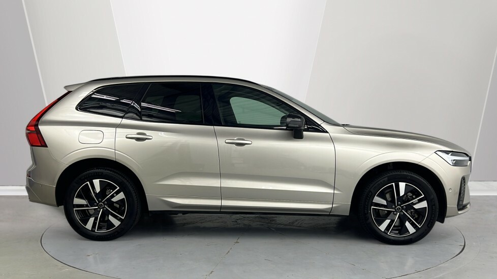 Volvo XC60 Plus, B5 Awd Mild Hybrid, Dark WJ75XWN #3