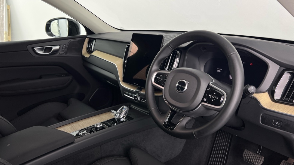 Volvo XC60 Plus, B5 Awd Mild Hybrid, Dark WF75BYC White #4