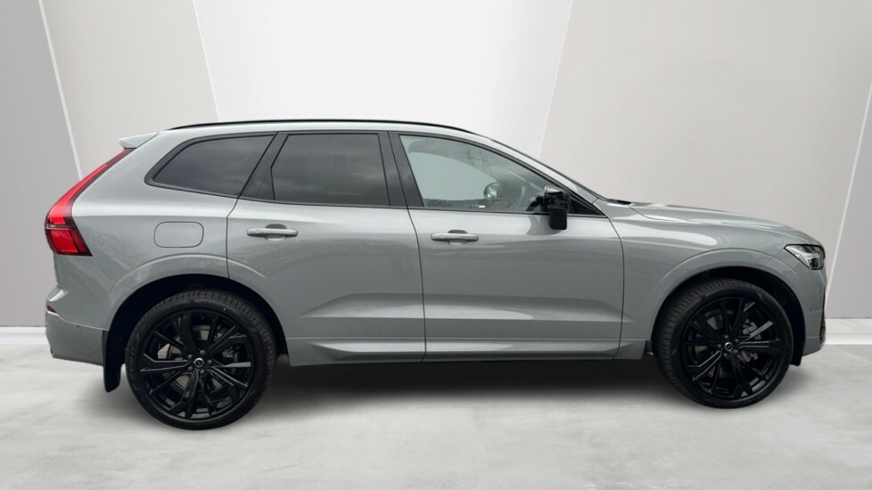 Volvo XC60 Black Edition Plus, T6 Awd Plug-in Hybrid, Electri OY26WXU Grey #3