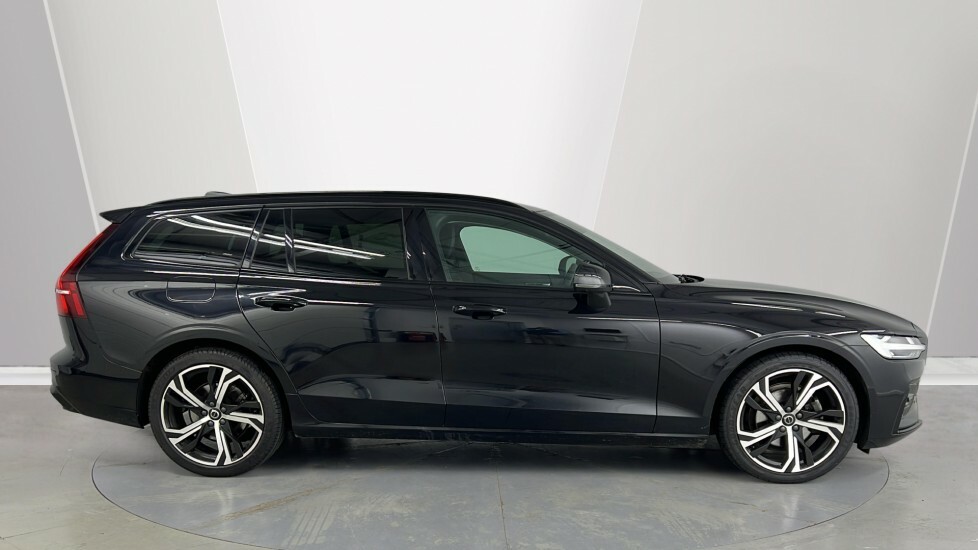 Volvo V60 Plus, B4 Mild Hybrid, Dark RV25XWP Black #3