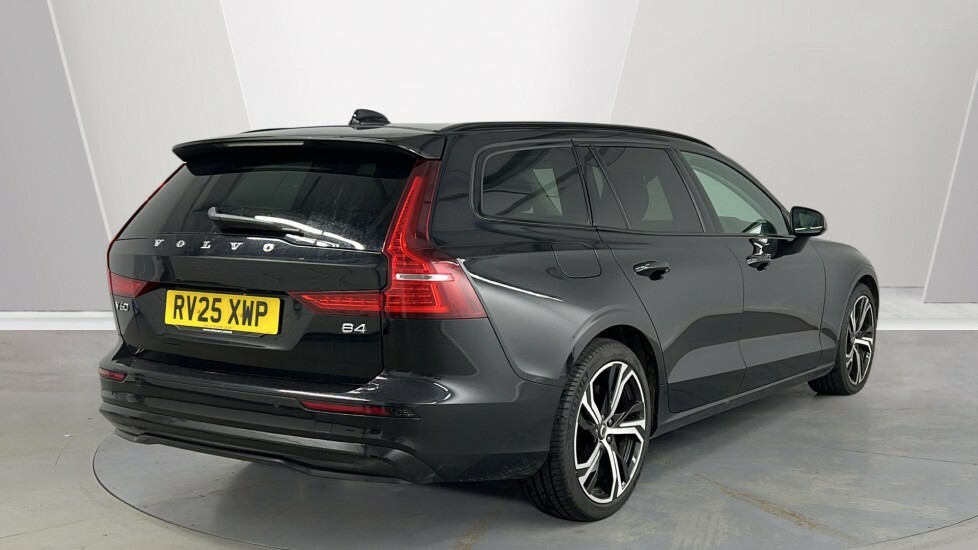 Volvo V60 Plus, B4 Mild Hybrid, Dark RV25XWP Black #2