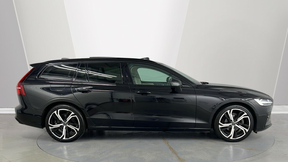 Volvo V60 Ultra, B4 Mild Hybrid, Dark RE25LHH Black #3