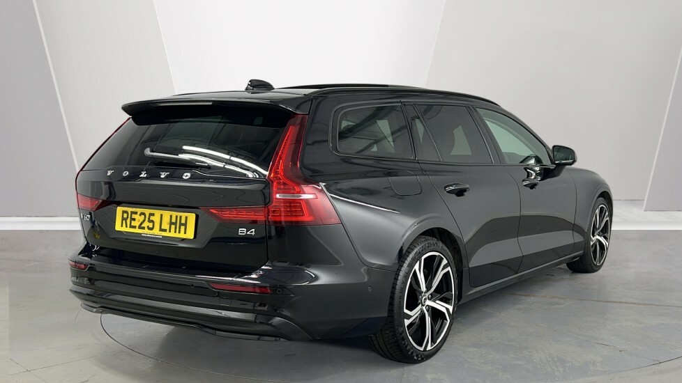 Volvo V60 Ultra, B4 Mild Hybrid, Dark RE25LHH Black #2