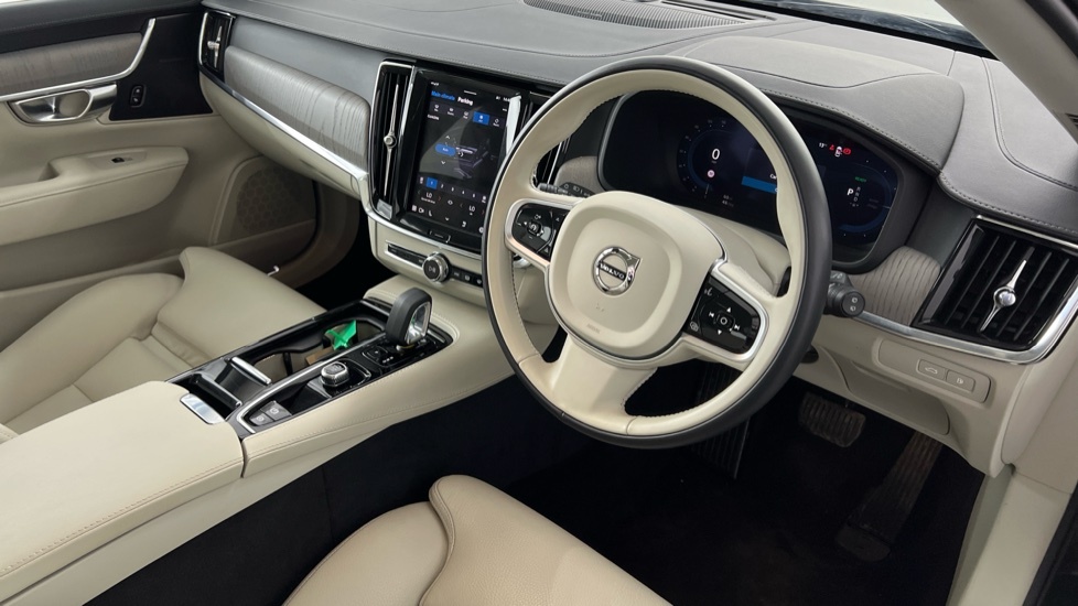 Volvo V90 Plus, T6 Awd Plug-in Hybrid, Dark RJ25KNX Black #4
