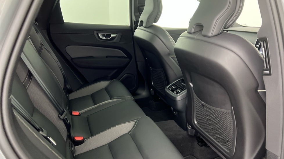 Volvo XC60 Black Edition Plus, B5 Awd Mild Hybrid, WF75FLJ Grey #6