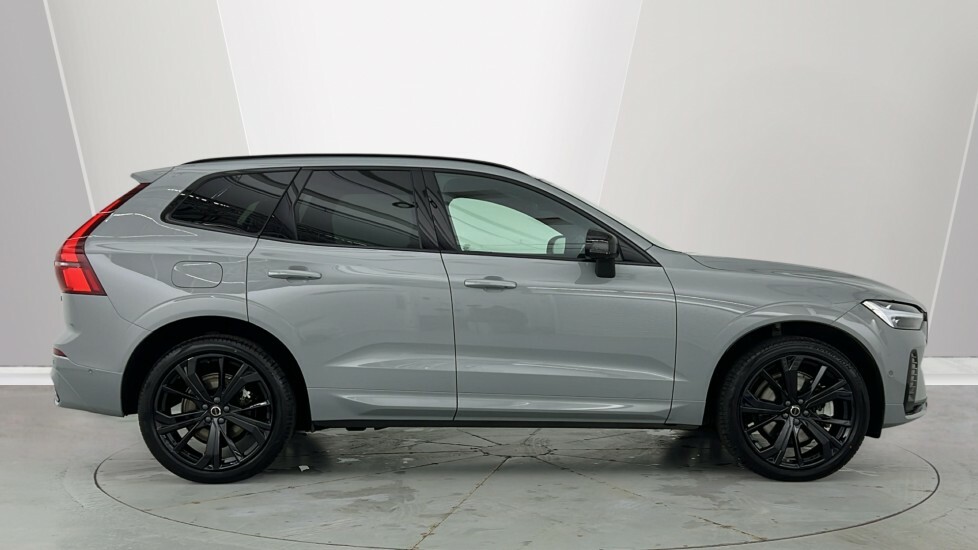 Volvo XC60 Black Edition Plus, B5 Awd Mild Hybrid, WF75FLJ Grey #3