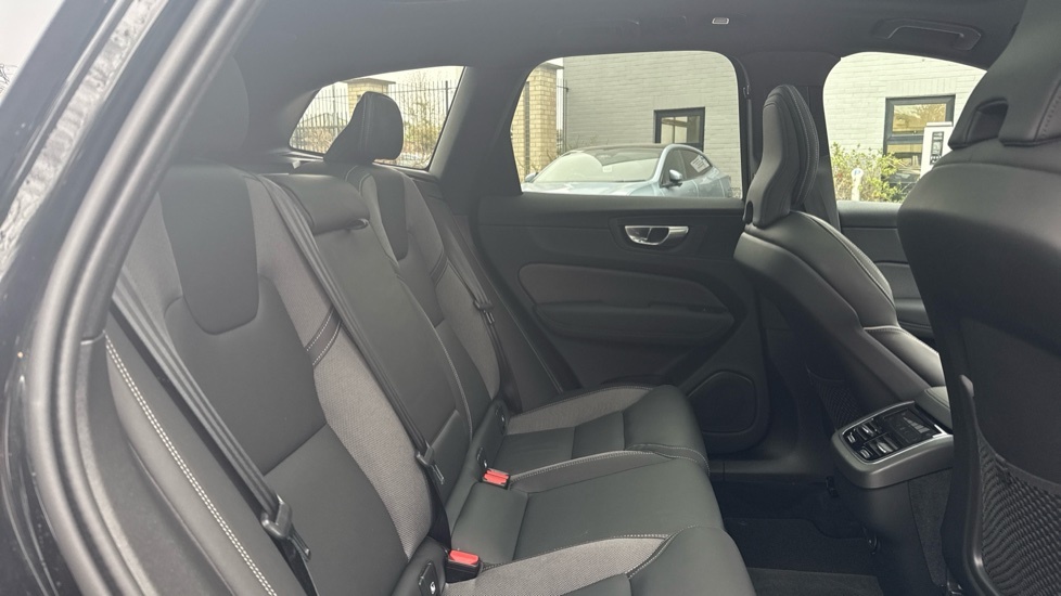 Volvo XC60 Black Edition Plus, B5 Awd Mild Hybrid, WJ75XVV Black #6