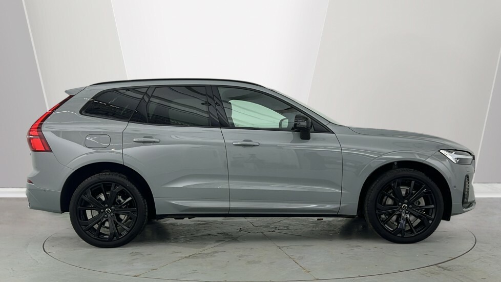 Volvo XC60 Black Edition Ultra, B5 Awd Mild Hybrid, OY26WNC Grey #3