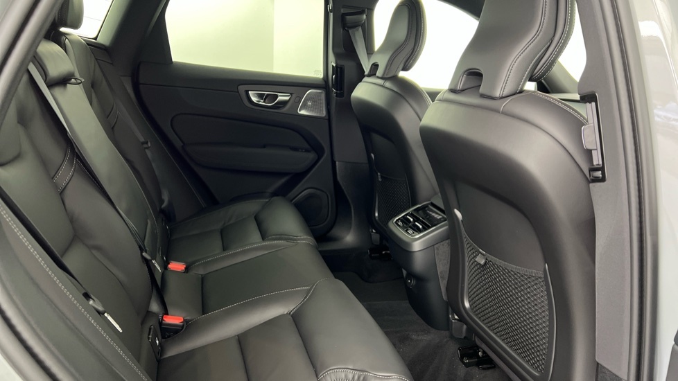 Volvo XC60 Black Edition Ultra, B5 Awd Mild Hybrid, OY26WNC Grey #6