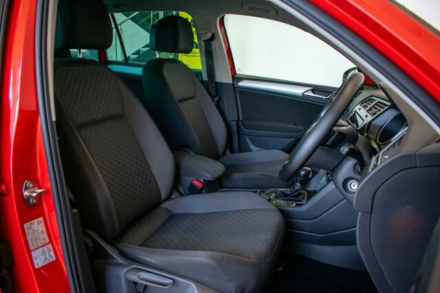 Volkswagen Tiguan 1.4 Tsi Se Navigation Suv Dsg 4Motion E KU67DRV Orange #2