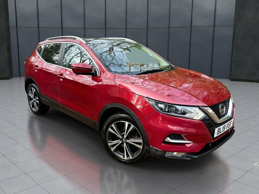 Nissan Qashqai 1.3L N-connecta Red