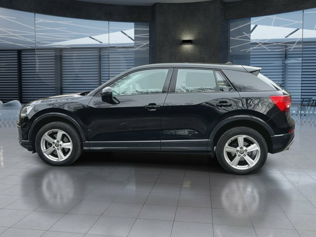 Audi Q2 1L Sport Black #5