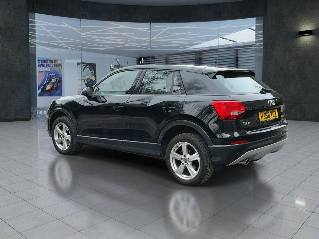 Audi Q2 1L Sport Black #6