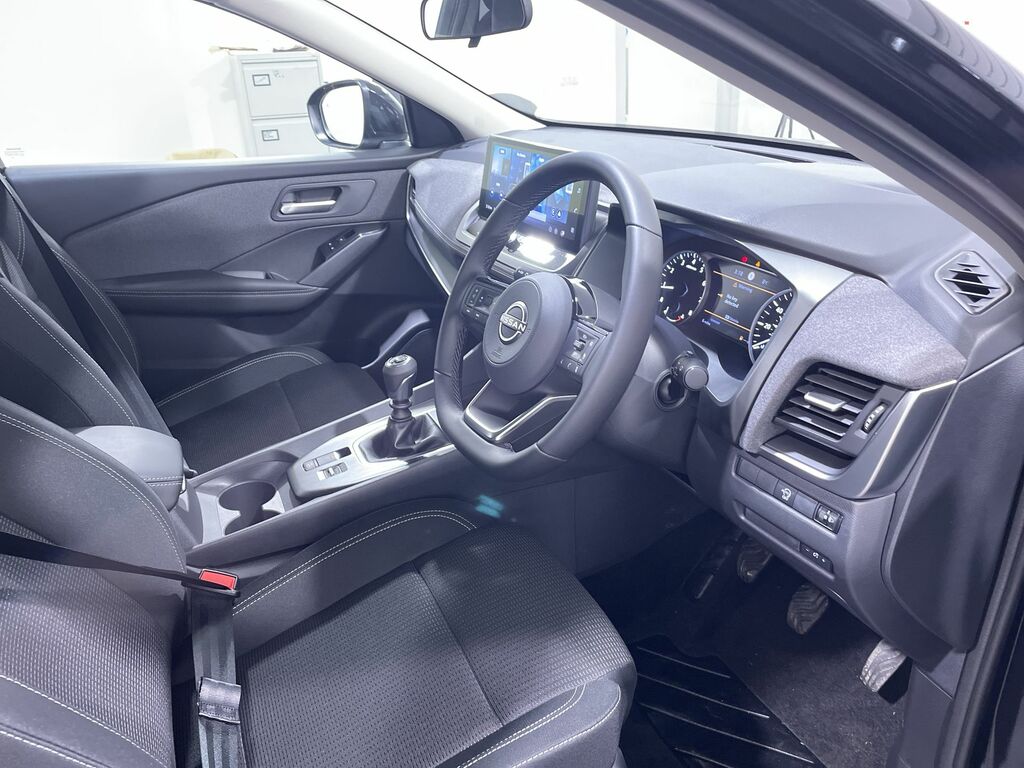 Nissan Qashqai 1.3 Dig-t Mh Acenta Premium 52024 WV75VHR Black #6