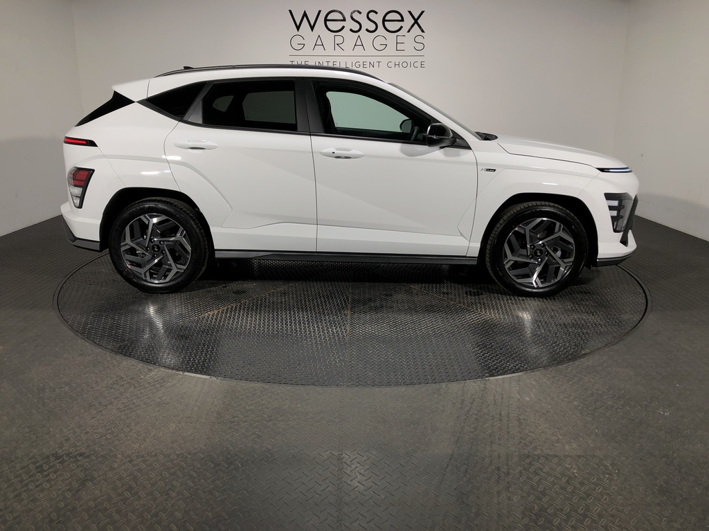 Hyundai Kona 1.6 Hybrid 129 N Line Dct 22024 White #5