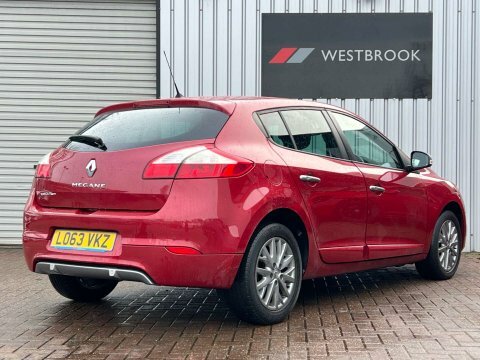 Renault Megane 1.5 Dci Knight LO63VKZ Red #2