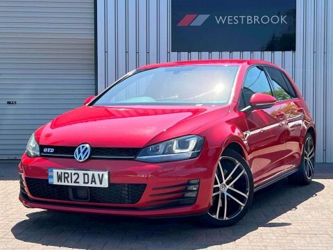 Volkswagen Golf 2.0 Tdi Bluemotion WR12DAV Red #5