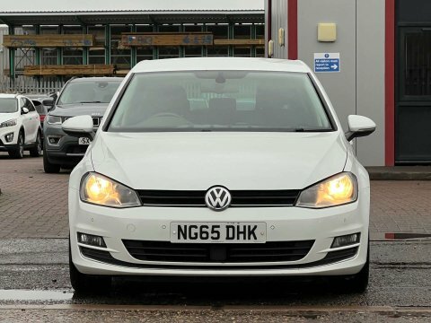 Volkswagen Golf 2.0 Tdi Bluemotion NG65DHK White #3