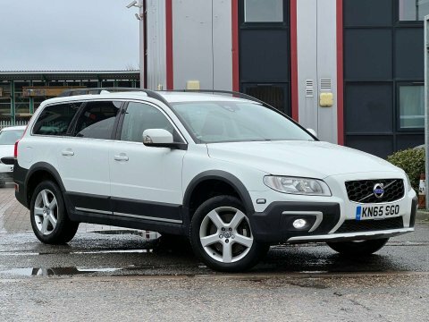 Volvo XC70 2.4 D5 Se KN65SGO White #2