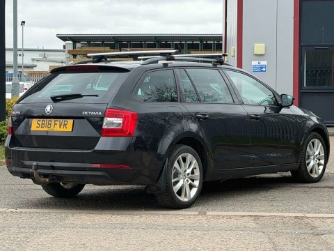 Skoda Octavia 2.0 Tdi Se SB18FVR Black #6