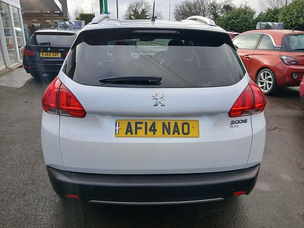 Peugeot e-2008 E-hdi Allure White #6